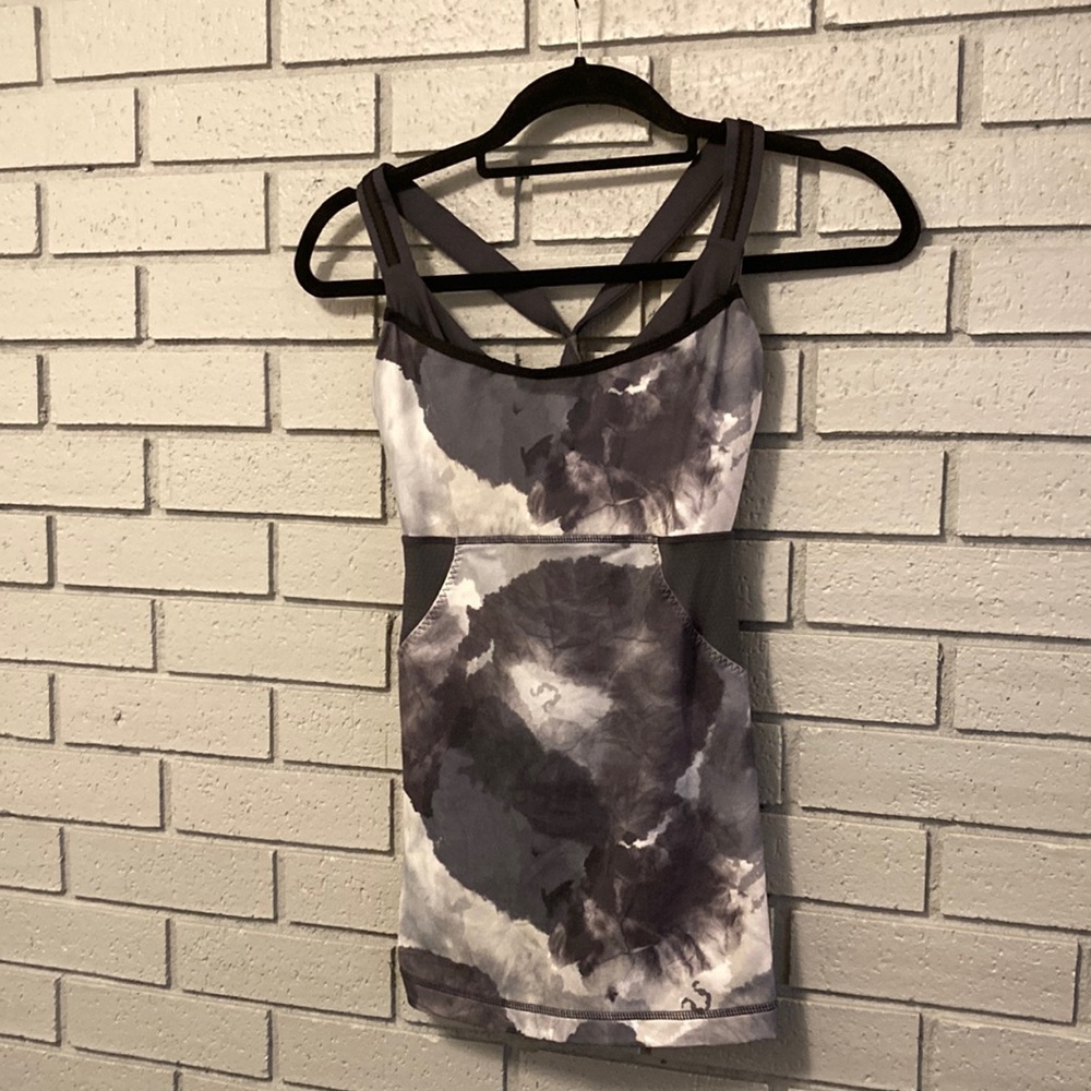 Lululemon Top with built in adjustable bra